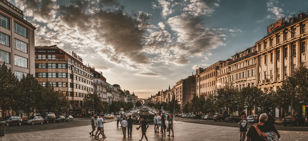 découvrez tout sur le capital : définition, types de capital (financier, humain, social), son importance en économie et conseils pour mieux comprendre son rôle dans les entreprises et l'investissement.