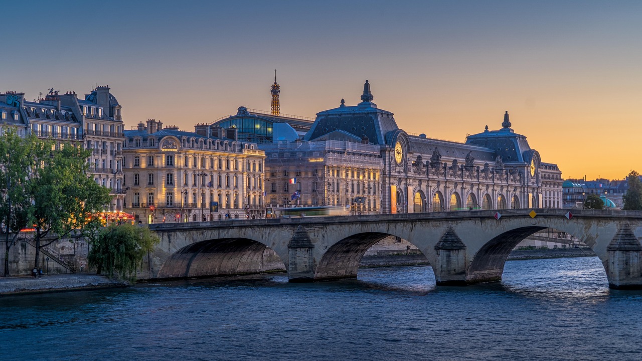 découvrez ce qu'est le capital, son importance en économie, les différents types de capital et comment il impacte la croissance des entreprises et des particuliers.