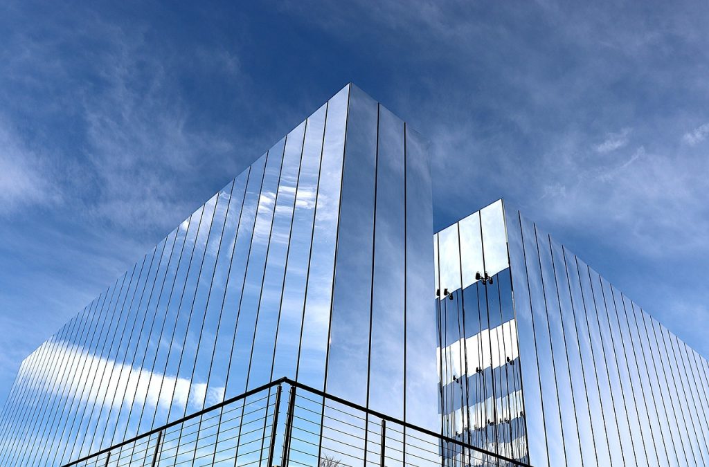 découvrez comment la créativité stimule l'innovation, favorise l'expression personnelle et apporte des solutions originales dans tous les domaines de la vie et du travail.