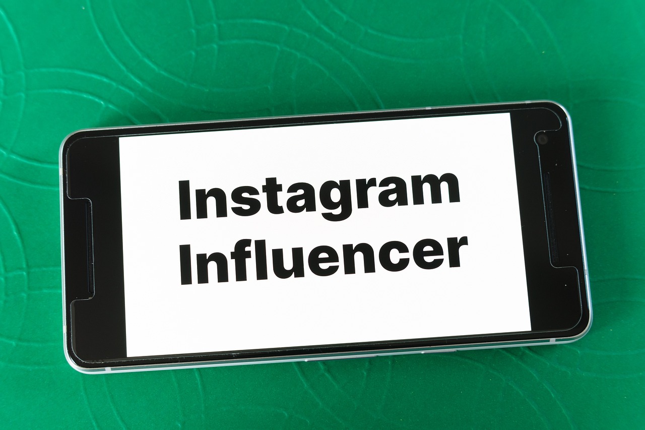 découvrez comment l'influencer marketing peut booster votre marque, attirer de nouveaux clients et augmenter votre visibilité en ligne grâce à des collaborations avec des créateurs de contenu.