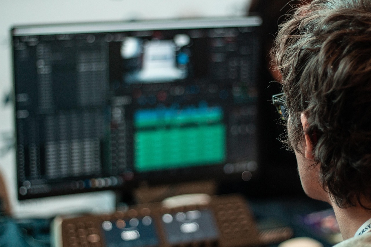 découvrez les avantages et les défis du travail à distance, ainsi que des conseils pratiques pour réussir et booster votre productivité depuis chez vous.