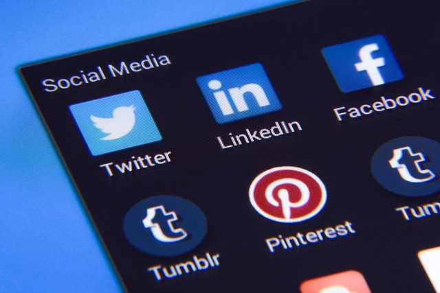 Comment ajouter un lien en story facebook facilement en 2025 ?