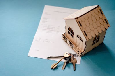 Quand faut-il renégocier ses contrats d’assurance professionnelle ?